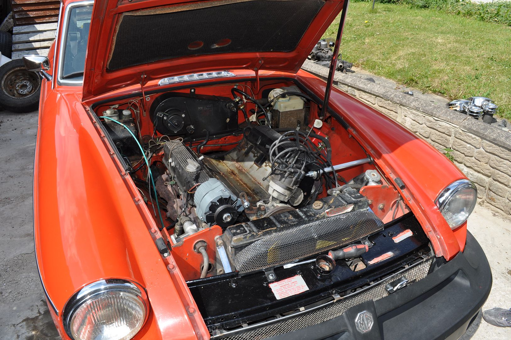 MGB GT Factory V8 ber 500 carb conversion.